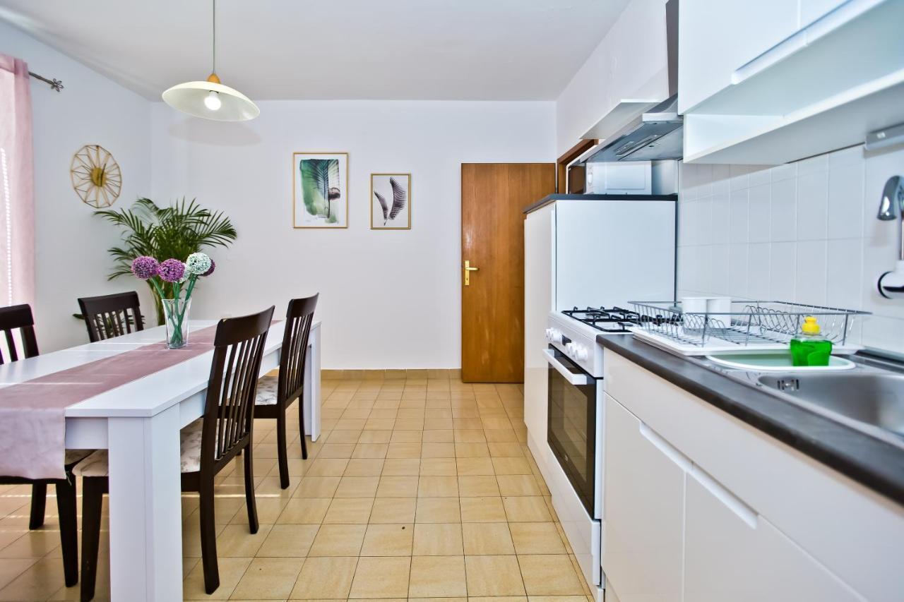 Apartments And Rooms Marija هفار المظهر الخارجي الصورة