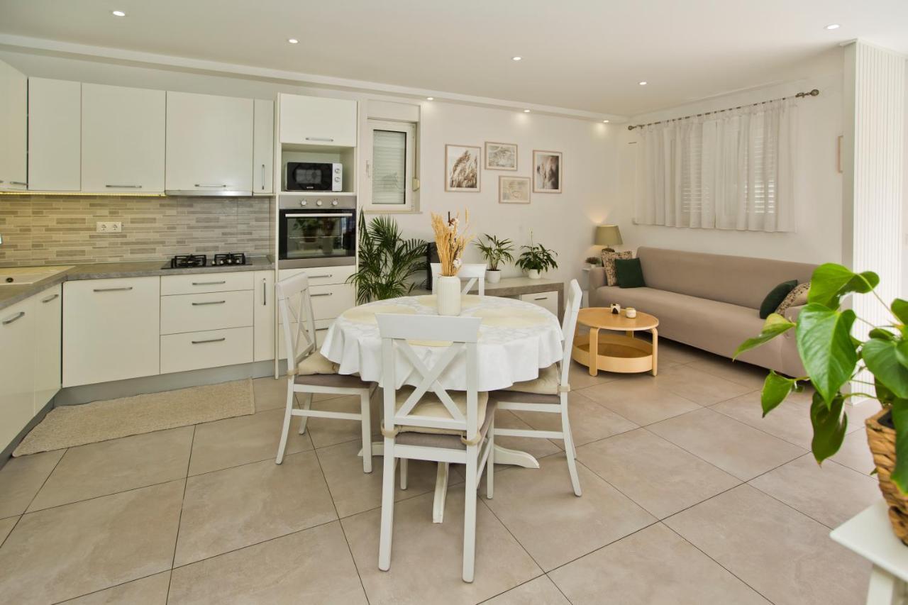 Apartments And Rooms Marija هفار المظهر الخارجي الصورة